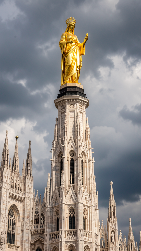 Madonnina golden statue